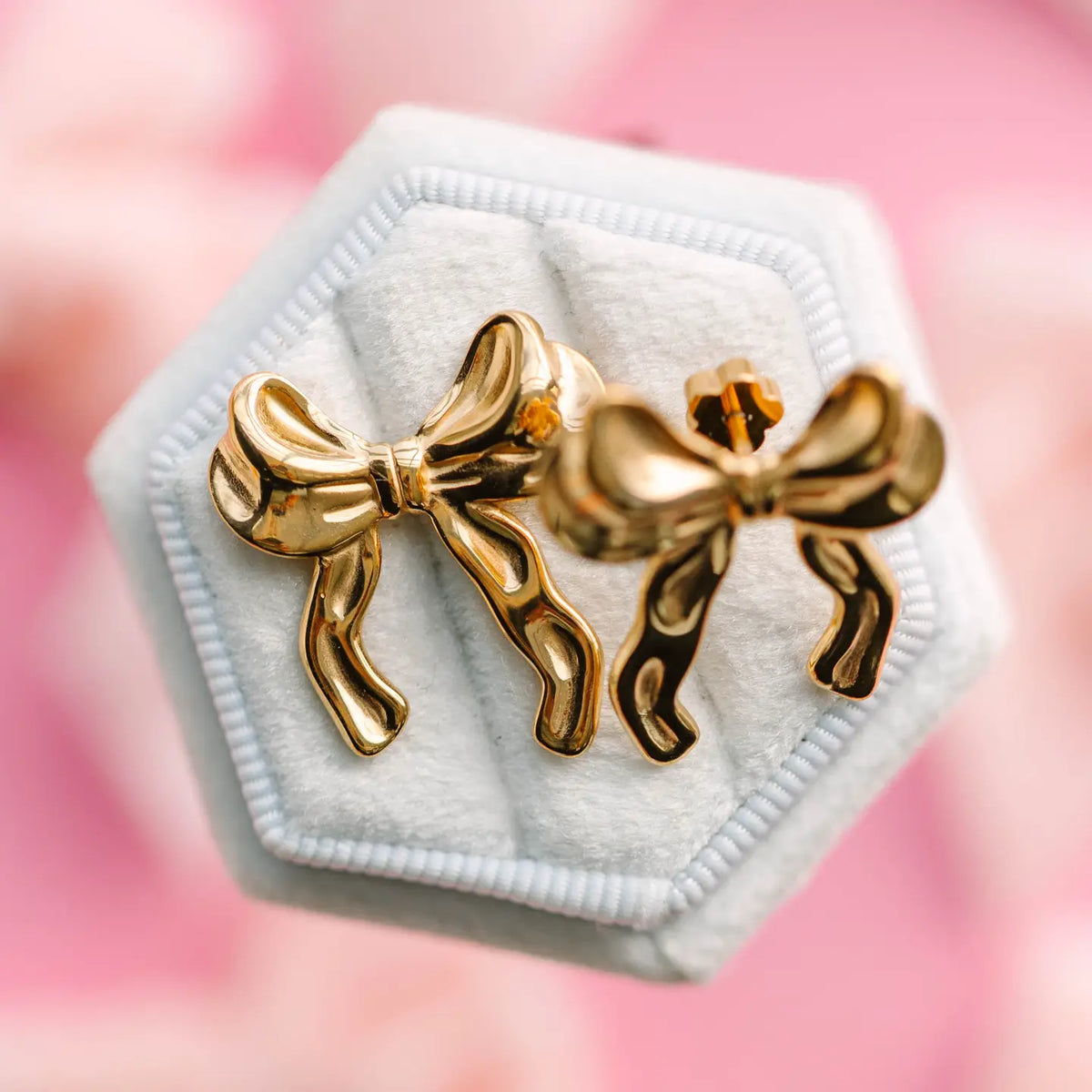 Jumbo Bow Studs