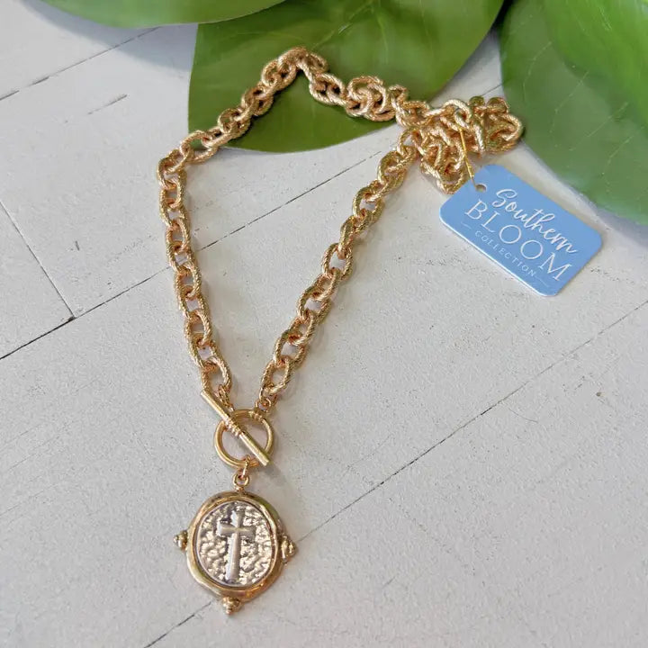 Grace toggle necklace